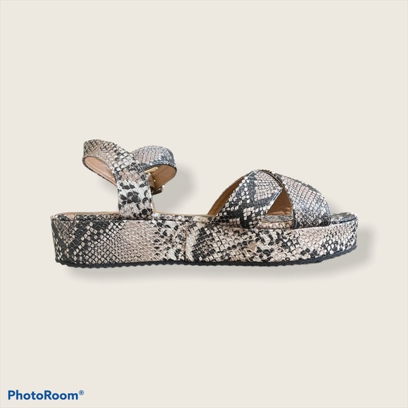 Qupid Shoes - 🌺Final Price🌺Qupid Flatform Sandals 8.5M